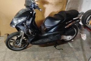 Beverly 125 incidentato 