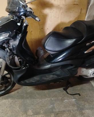 Beverly 125 incidentato 
