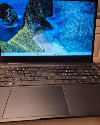dynabook satellite pro C50 i3 8gb ram ssd 250gb