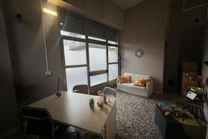 Ufficio ristrutturato e arredato, pronto all'uso