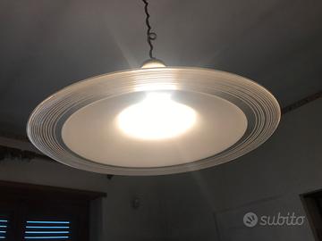 Lampadario vetro Murano con bordo spirale bianca
