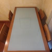 Tavolo in legno e cristallo di Ballabio