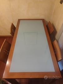 Tavolo in legno e cristallo di Ballabio