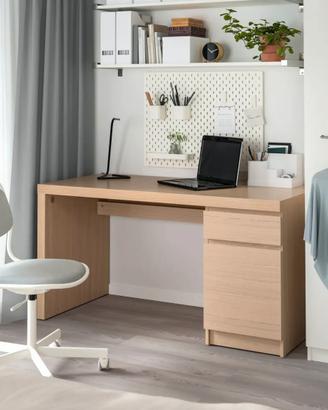 Scrivania IKEA MALM Rovere con Cassetto – Usata