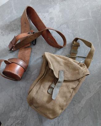 Vecchi cimeli militari da collezione. 