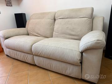Divano con seduta estraibile elettrica