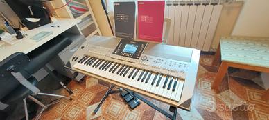 YAMAHA PSR S 910 