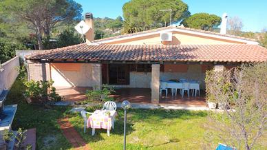 Villa bifamiliare a 100 metri dal mare