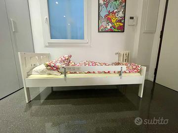 Letto ikea Kritter completo di materasso e sponda.