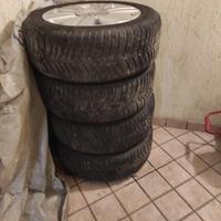 Cerchi in lega da 16, montati su pneumatici