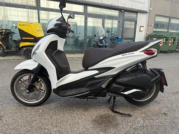 PIAGGIO BEVERLY 300 HPE
