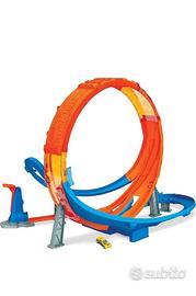 Pista Hot Wheels schianti acrobatici