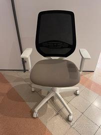 Sedia girevole ergonomica