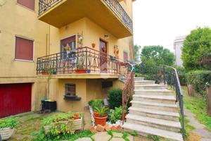 3 LOCALI A PORTO RECANATI