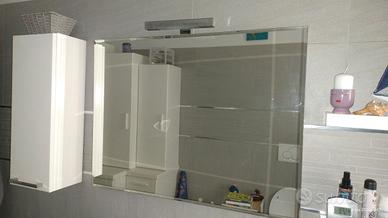 Specchio da bagno con faretto