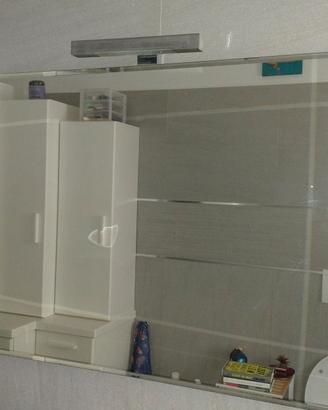 Specchio da bagno con faretto