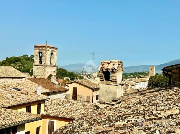 4 LOCALI A SPOLETO