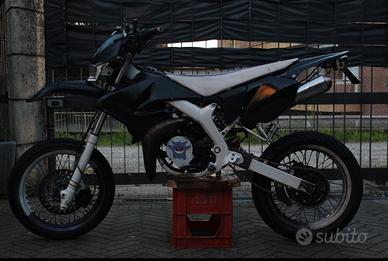 MALAGUTI XSM/YAMAHA DT 50(77)