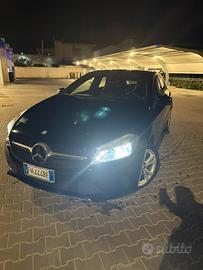 Mercedes-Benz Classe A 180d sport auto