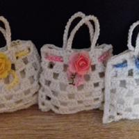 Portaconfetti all'uncinetto