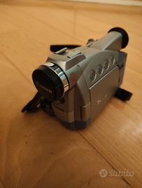 Camera digitale Canon MV530i + accessori