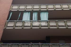 AMPIO QUADRILOCALE IN ZONA CENTRALE con TERRAZZO,