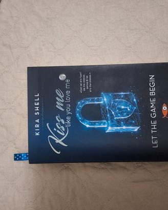 Libro KISS ME LIKE YOU LOVE ME
