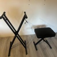 sgabello e supporto  per tastiera