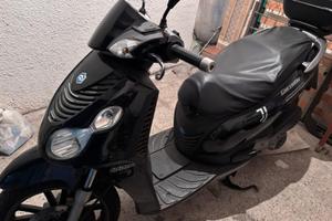 Piaggio Carnaby 200