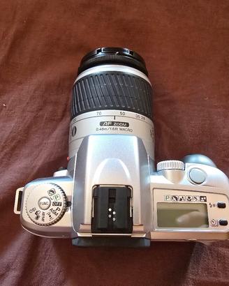 Minolta Dynax 40 con obbiettivo 28-100m