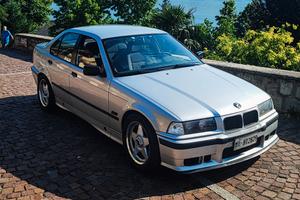 BMW 320i e36