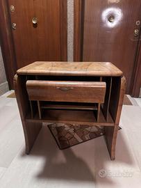 Mobile in legno con cassetto 