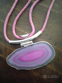Collana con agata fucsia