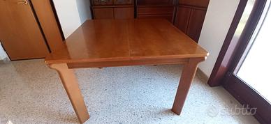 Tavolo quadrato allungabile