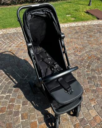 Passeggino leggero NUBI 3 colore nero