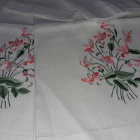 Coppia di asciugamani lino con fiori rosa