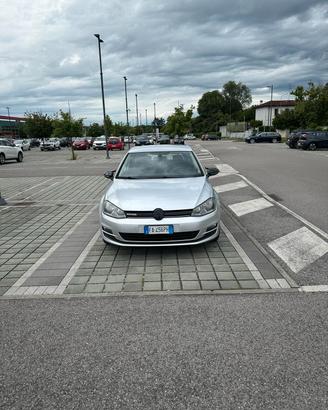 GOLF VII