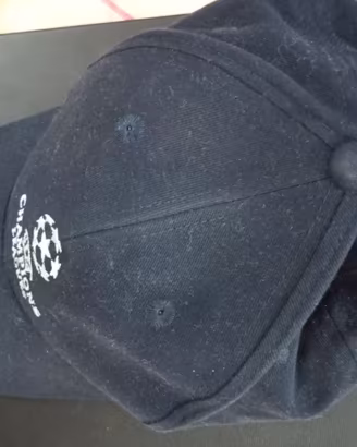 Cappello Adidas con visiera 