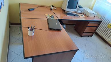 Scrivania per ufficio ad angolo