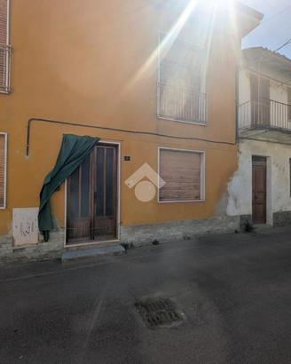 CASA SEMINDIPENDENTE A RIVALTA BORMIDA