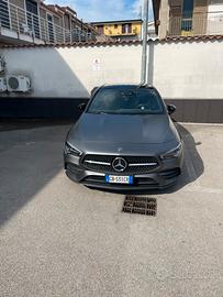 Mercedes CLA 200 shooting brake d premium 4 matic