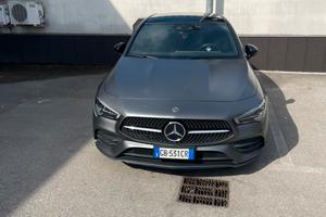 Mercedes CLA 200 shooting brake d premium 4 matic