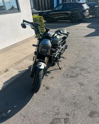 Benelli Leoncino 800 - Pari al Nuovo