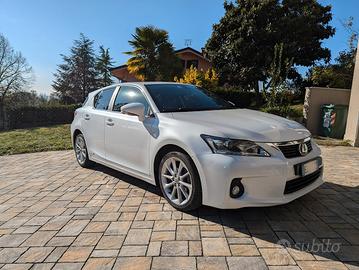 LEXUS CT200H Hybrid