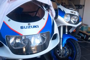 Suzuki gsx r srad 600  era al motor show