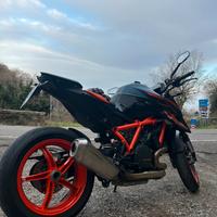 Ktm 1290 super duke r evo
