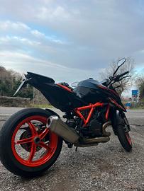 Ktm 1290 super duke r evo