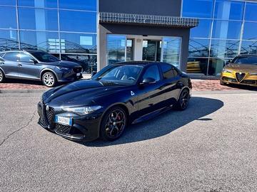 Alfa Romeo Giulia 2.9 T V6 AT8 Quadrifoglio