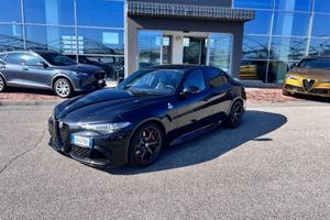 Alfa Romeo Giulia 2.9 T V6 AT8 Quadrifoglio
