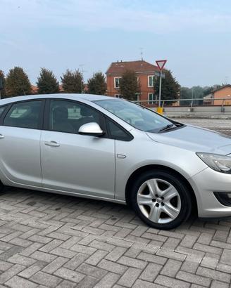 Opel Astra 1.4 100CV 5 porte Cosmo